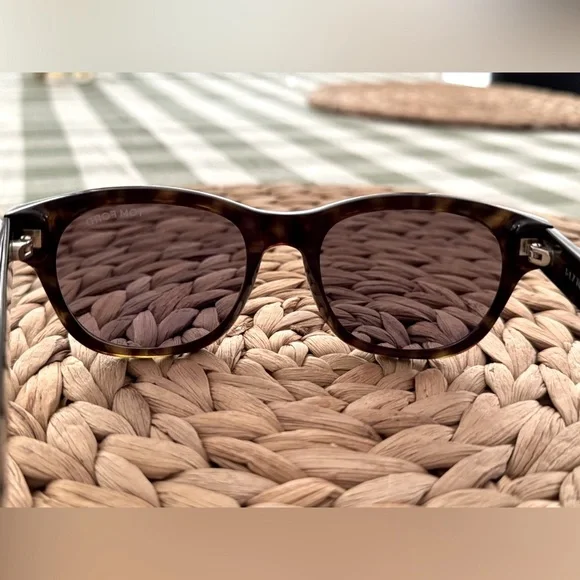 Tom Ford TF530 Photochromatic Sunglasses / Dark Havana Frame with Rose Lenses - Picture 2 of 5